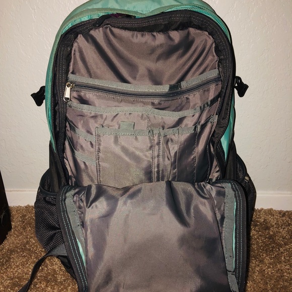 North Face Borealis Backpack - Picture 4 of 7